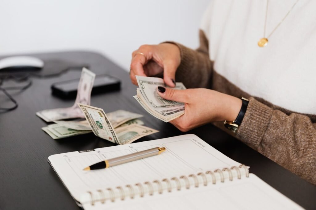 How Fast Loans Online Can Help You Manage Unexpected Bills