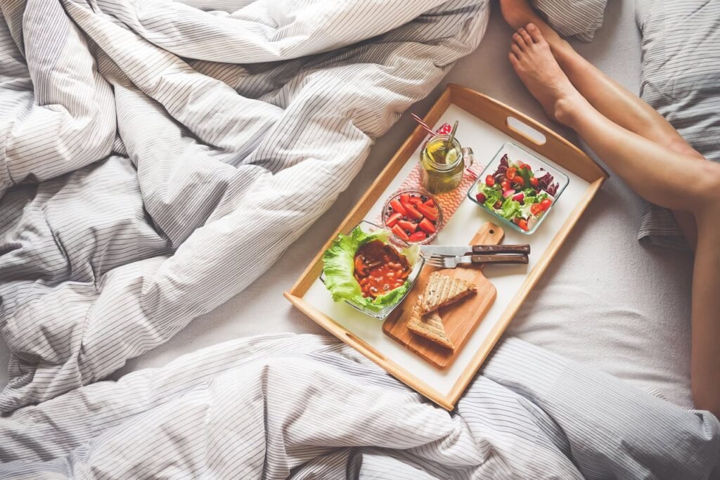 Why You Should Choose Queen Bed Sheets That Regulate Temperature for Comfort