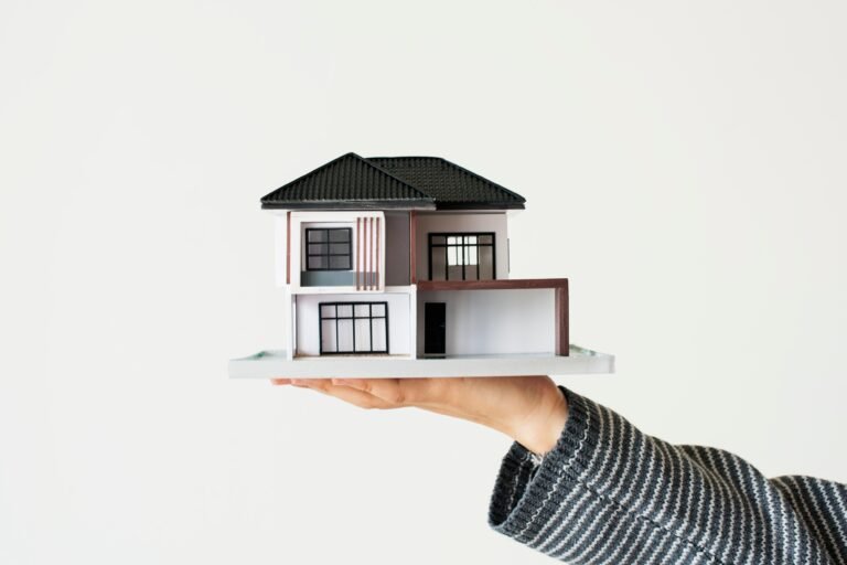 Is Real Estate or the Stock Market a Smarter Buy?
