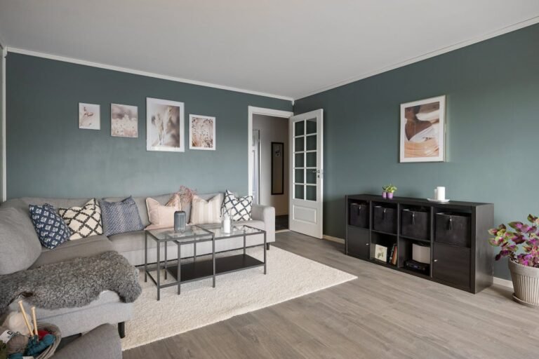 Say Goodbye to Clutter: How Minimalism Transforms Your Everyday Life