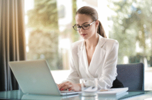 The Key Differences Between VPS and Dedicated Hosting Explained