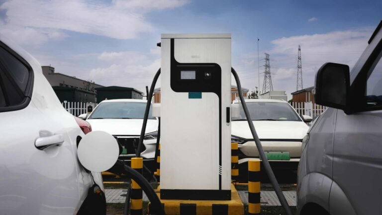 Why Retailers and Hubs Need EV Charging in Highway Corridors