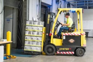 How to Choose the Right Pallet Jacks for Work