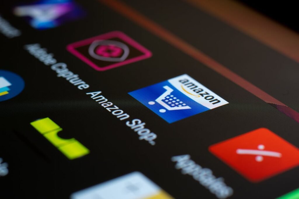 Why Amazon Dominates E‑Commerce: Inside Its Marketing Machine
