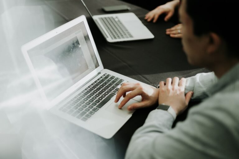 How Invoicing Software Enhances Business Financial Management