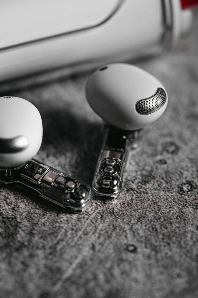 Best AI Translation Earbuds in 2025: Real-Time Translation and Noise-Cancellation Features