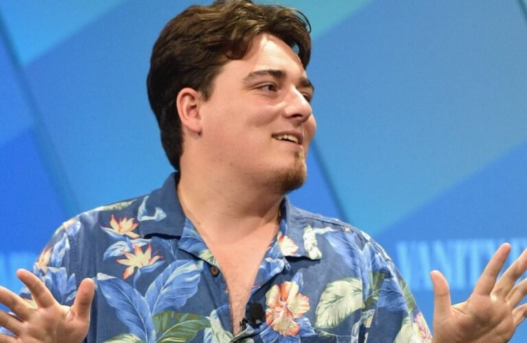 Palmer Luckey’s Defense Tech Rise- VR Dropout Building AI War Machines?